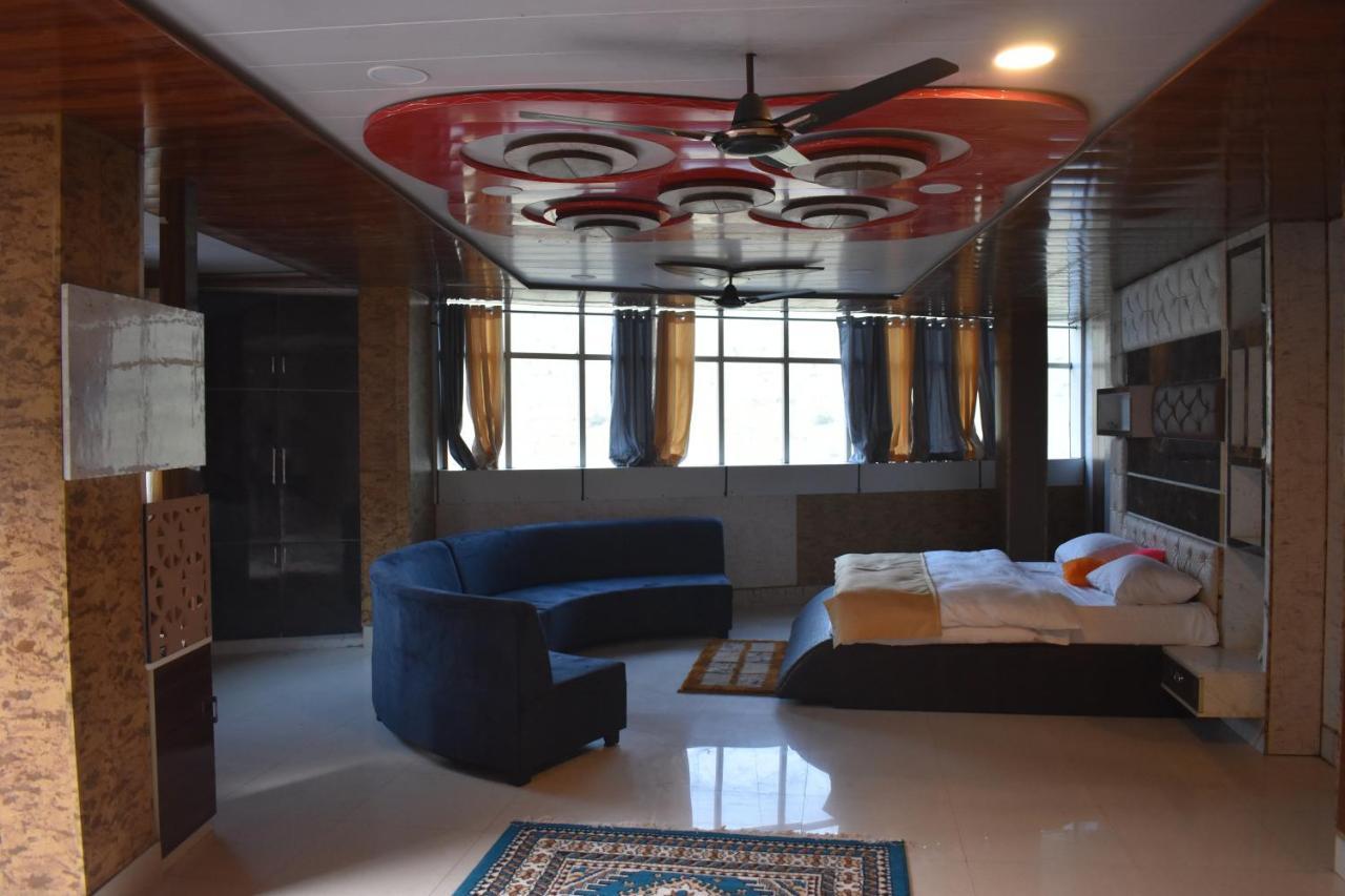 Jai Maa Bhagwati Hotel Pithorāgarh Buitenkant foto
