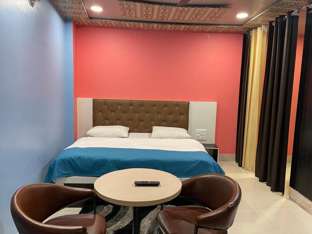 Jai Maa Bhagwati Hotel Pithorāgarh Buitenkant foto